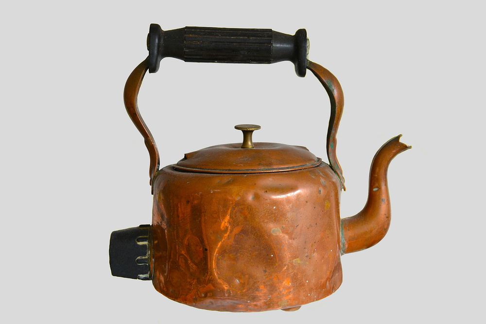 Antique Asian style kettle. Free public domain CC0 photo