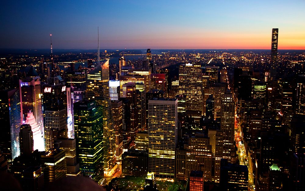 Empire state building sunset skyline. Free public domain CC0 photo.