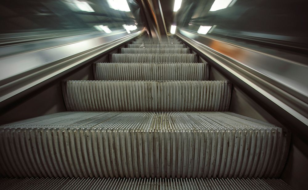 Escalator image. Free public domain CC0 photo.