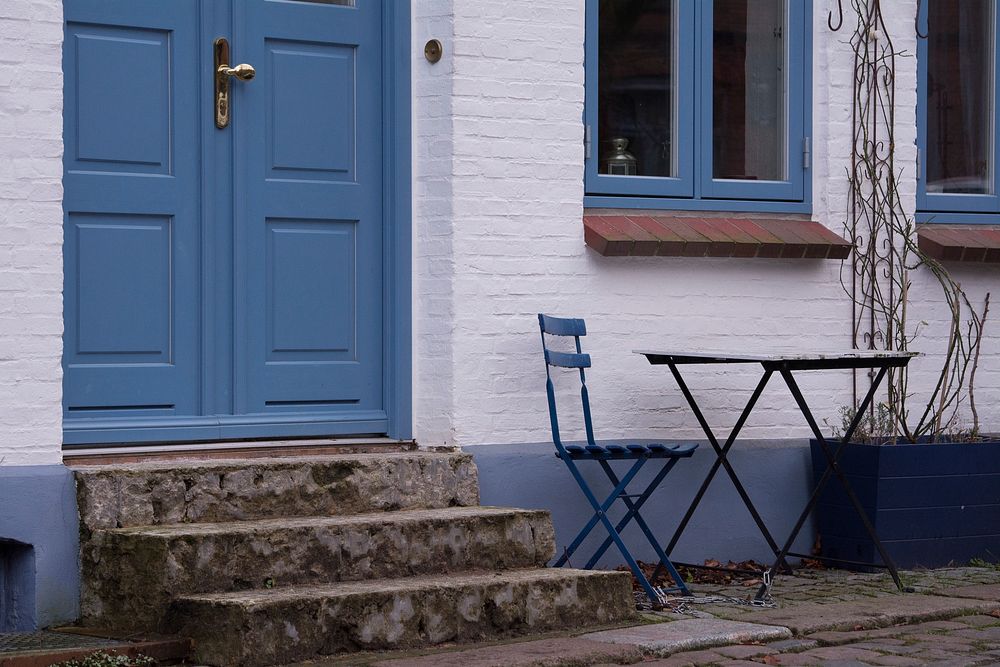 Blue door, architecture photography. Free public domain CC0 photo.