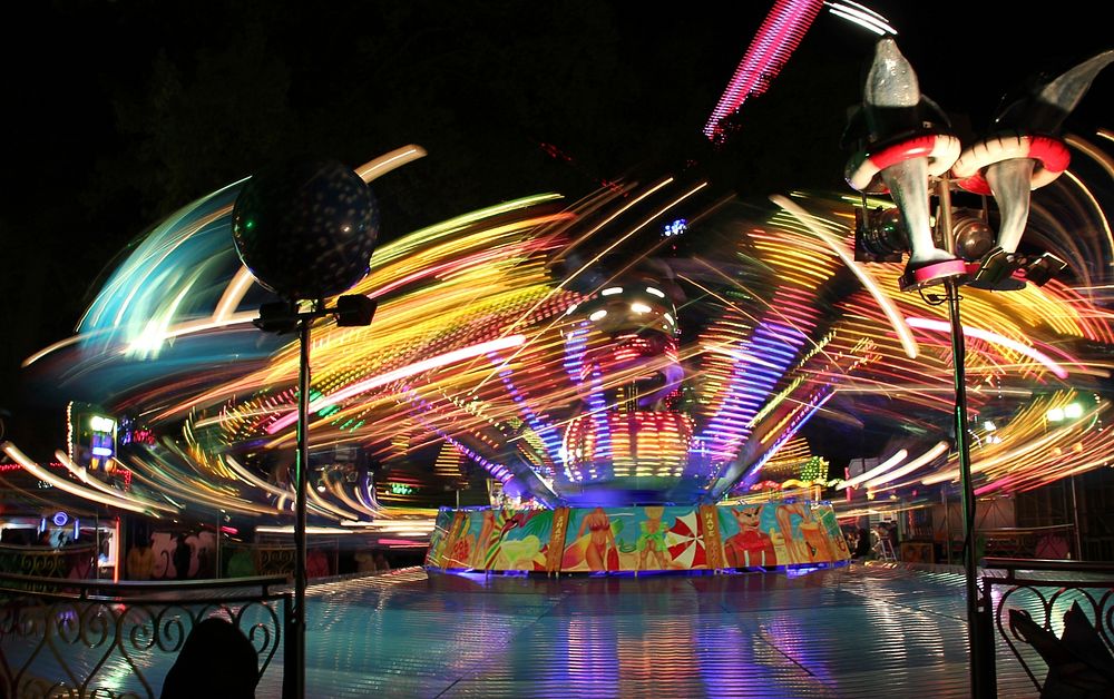 Carousel, theme park. Free public domain CC0 image.
