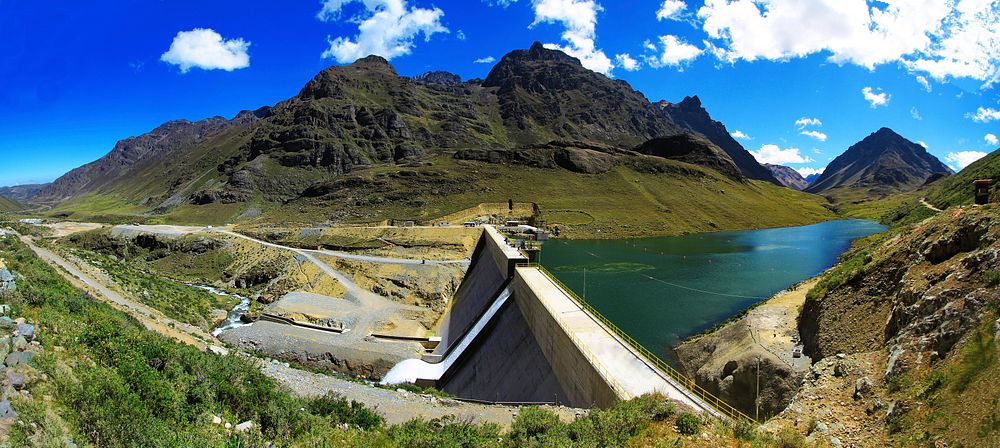 Hydroelectric power station in Huanza. Free public domain CC0 photo.