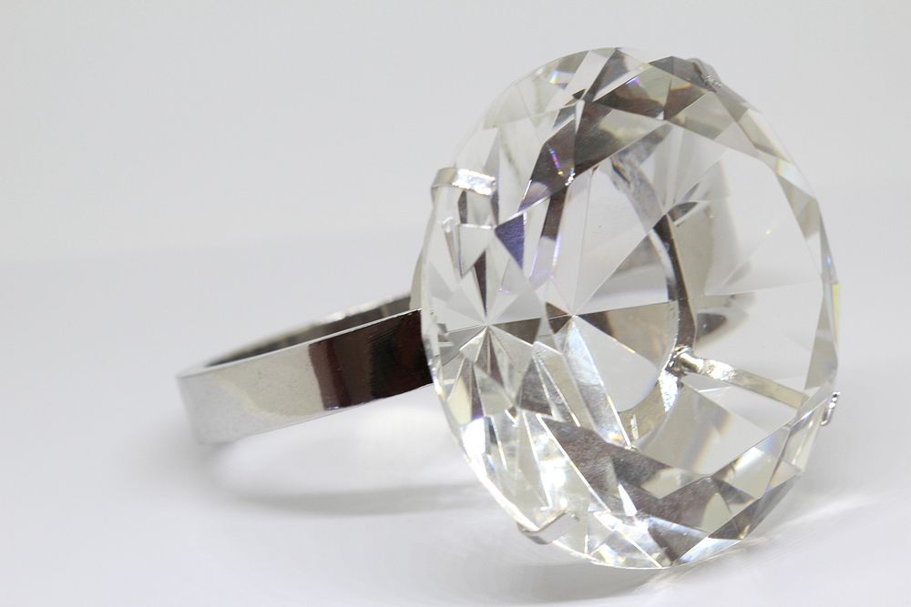 Simple and elegant ring. Free public domain CC0 photo.