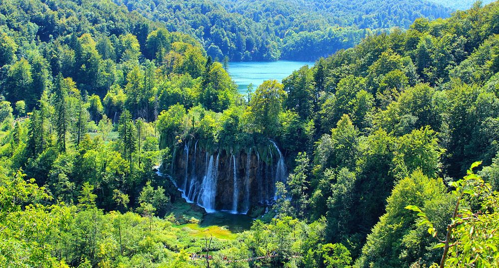 Lake paradise in Croatia. Free public domain CC0 image.