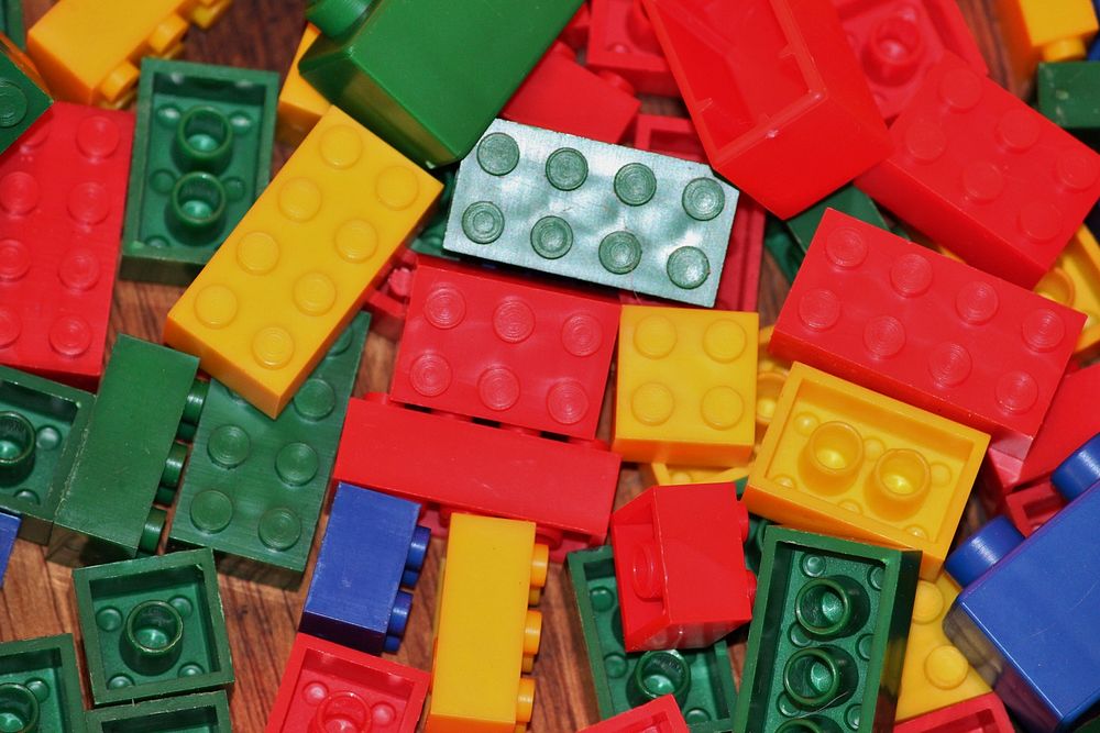 Building blocks game. Free public domain CC0 image.