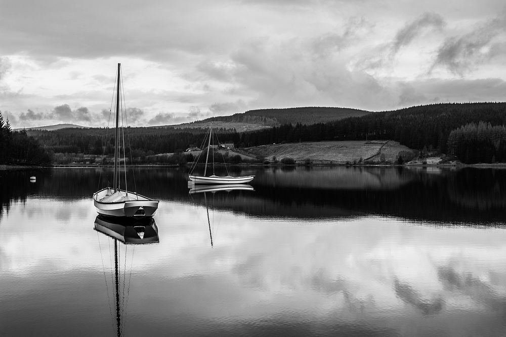 Boat docked by the port. Free public domain CC0 photo.