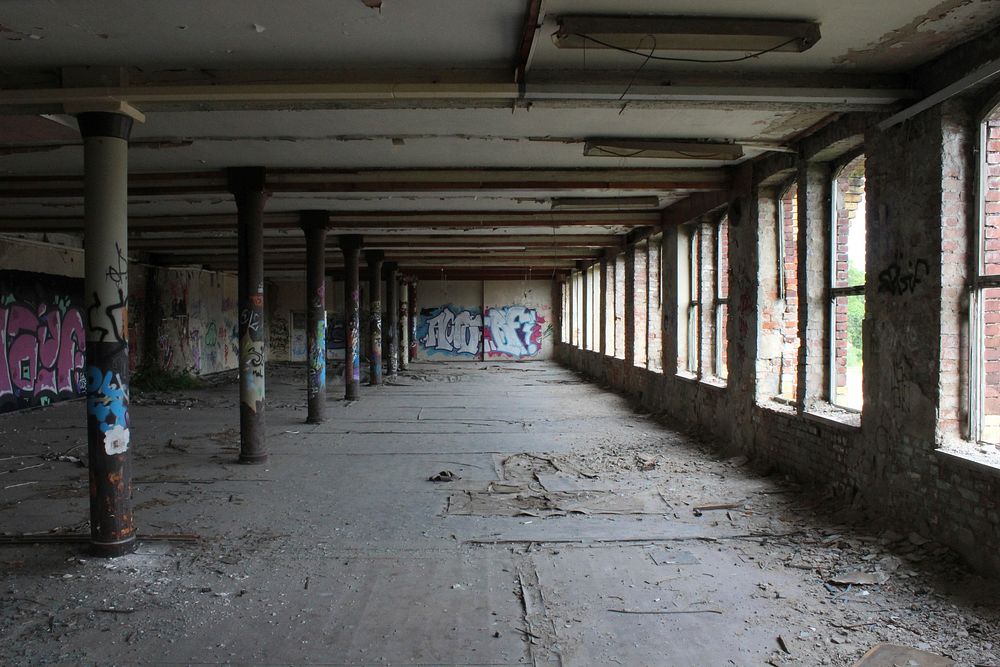 Abandoned building, background photo. Free public domain CC0 image.