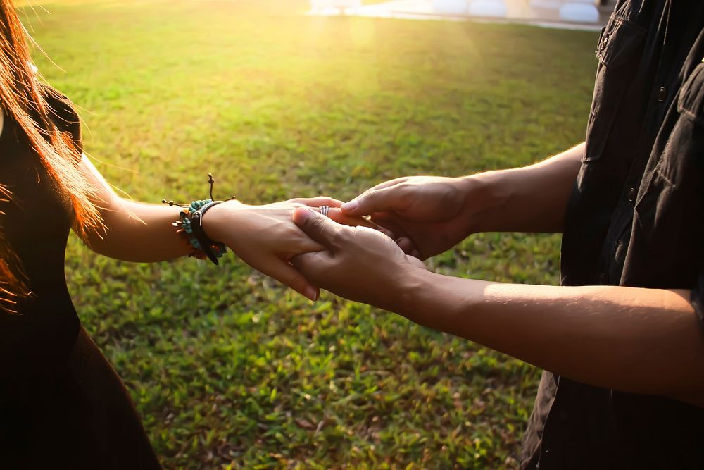 Man proposing to woman. Free public domain CC0 photo.