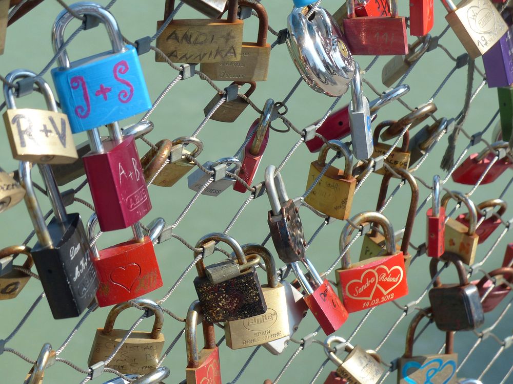 Love lock, romance padlock. Free public domain CC0 photo