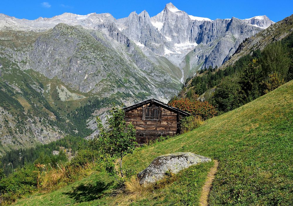 Beautiful landscape in Switzerland. Free public domain CC0 image.