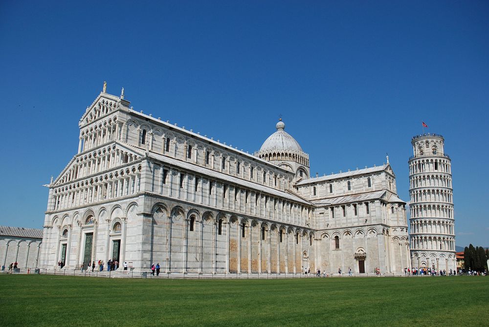 Cattedrale di Pisa exterior architecture. Free public domain CC0 photo.