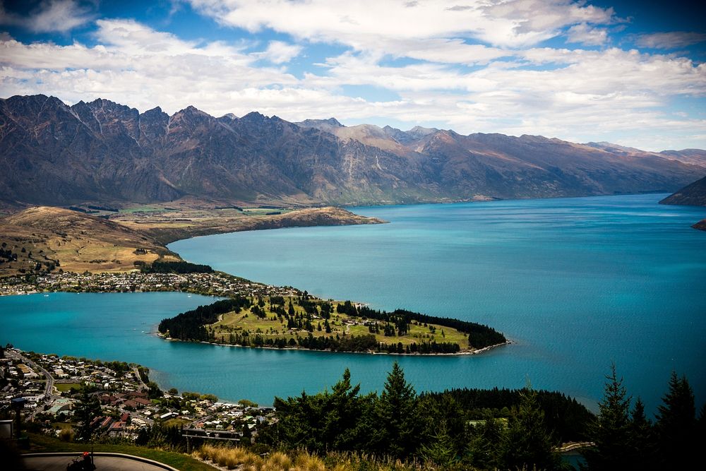Queenstown New Zealand lake view. Free public domain CC0 image.