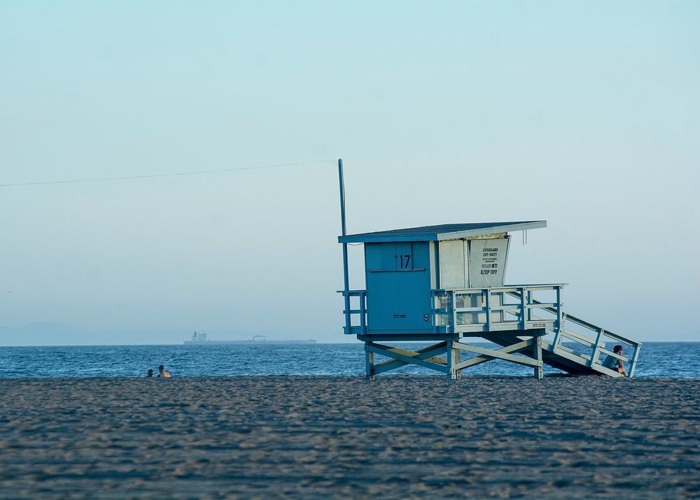 Beach hut in Santa Monica, USA. Free public domain CC0 image.
