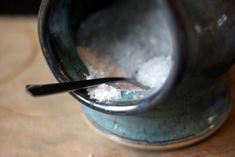 Sugar & teaspoon. Free public domain CC0 photo