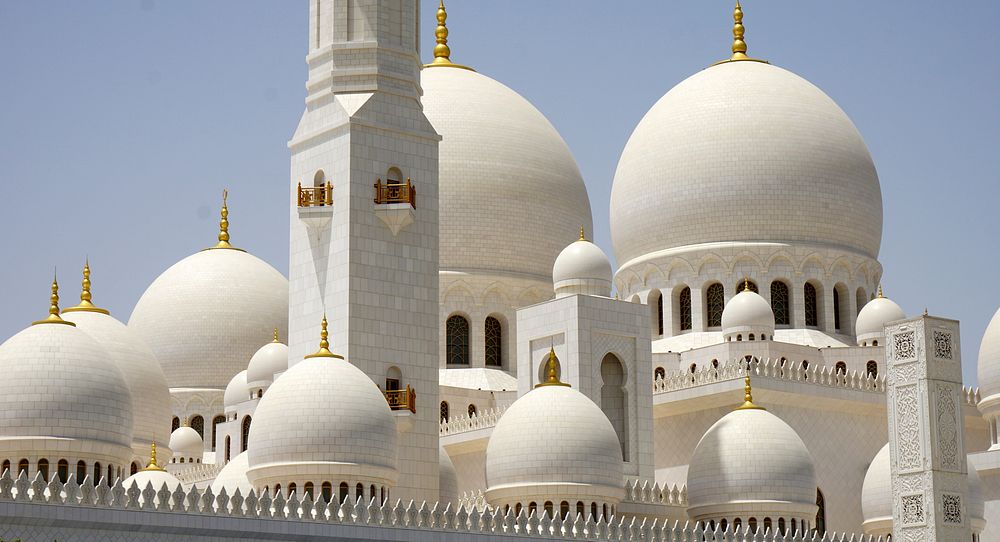 Sheikh Zayed mosque architecture. Free public domain CC0 image.