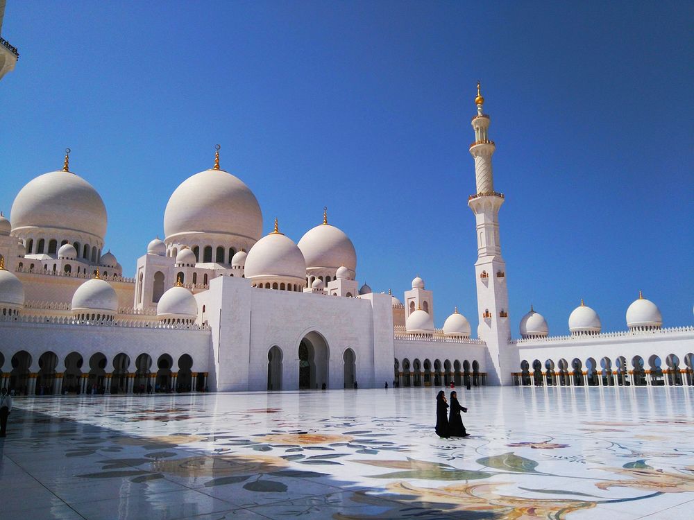 The Sheikh Zayed Grand Mosque, Abu Dhabi. Free public domain CC0 photo.