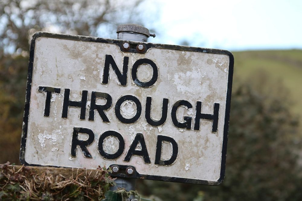 No through road old sign. Free public domain CC0 photo.
