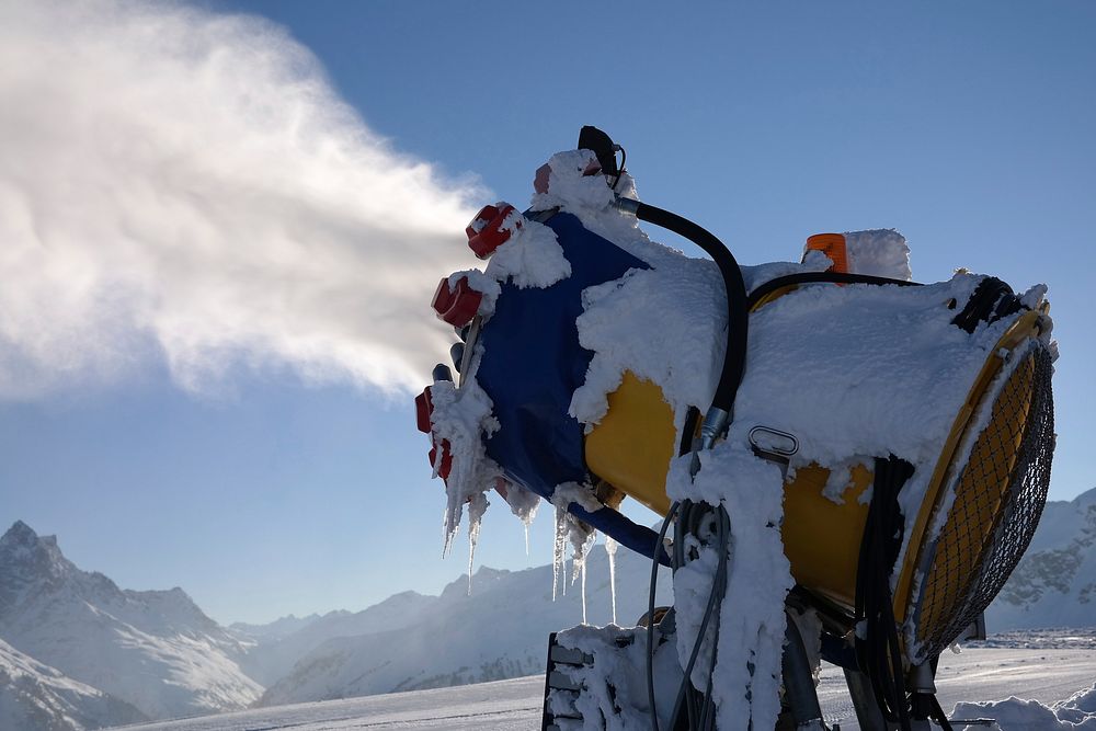 Snow making machine in mountain. Free public domain CC0 image.