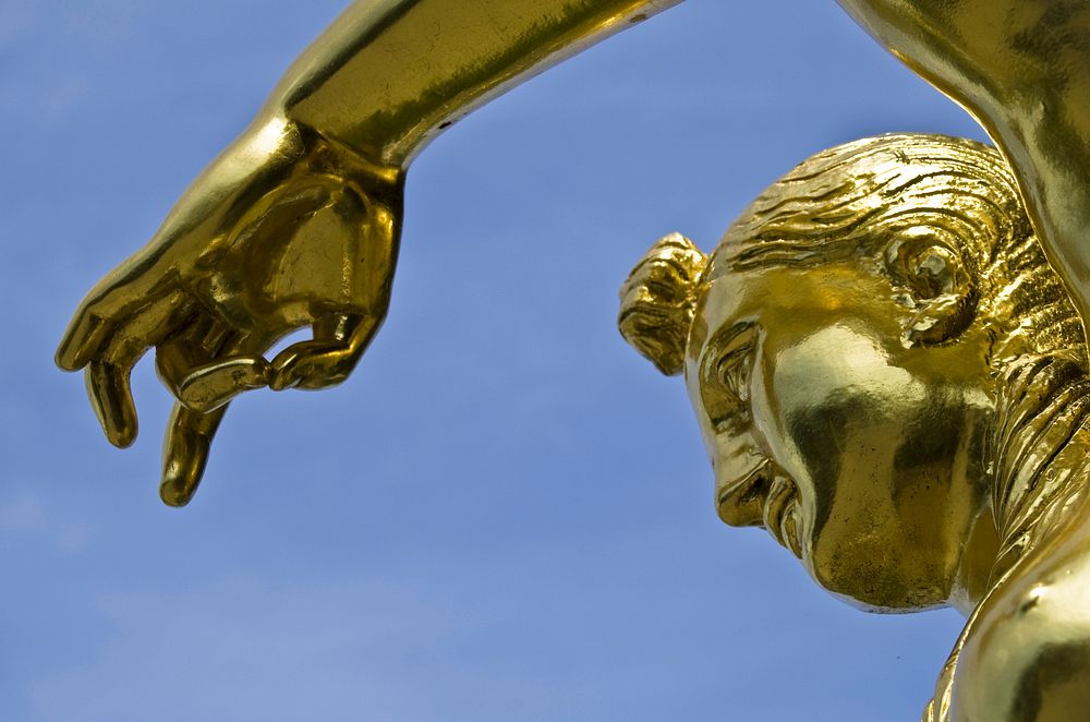 Gold sculpture in Herrenhuser garden. Free public domain CC0 photo.