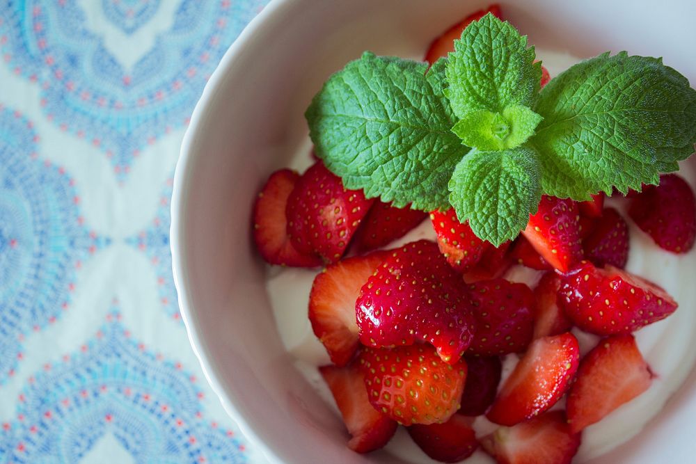 Strawberry with yogurt. Free public domain CC0 photo.