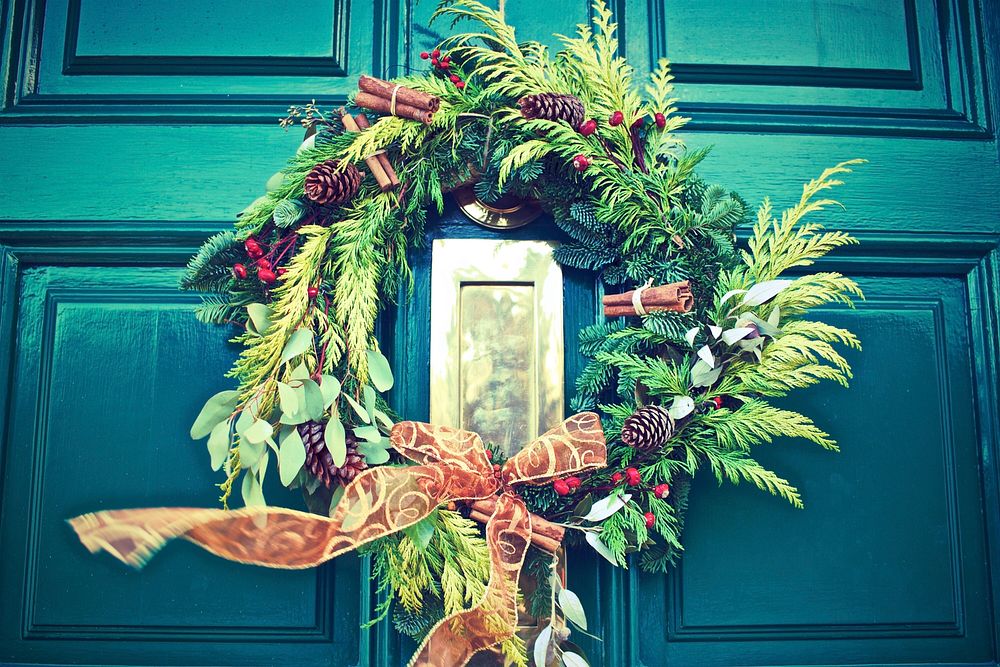 Free Christmas wreath image, public domain holiday CC0 photo.