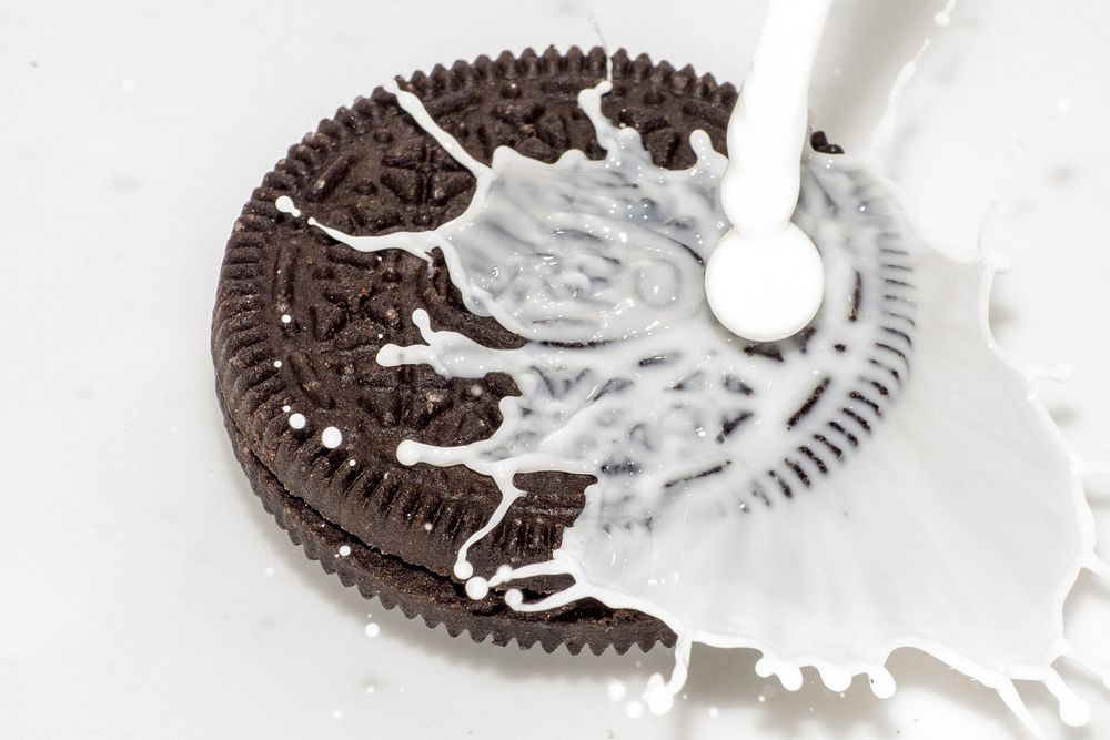 Chocolate biscuits with milk splash image, free public domain CC0 photo.