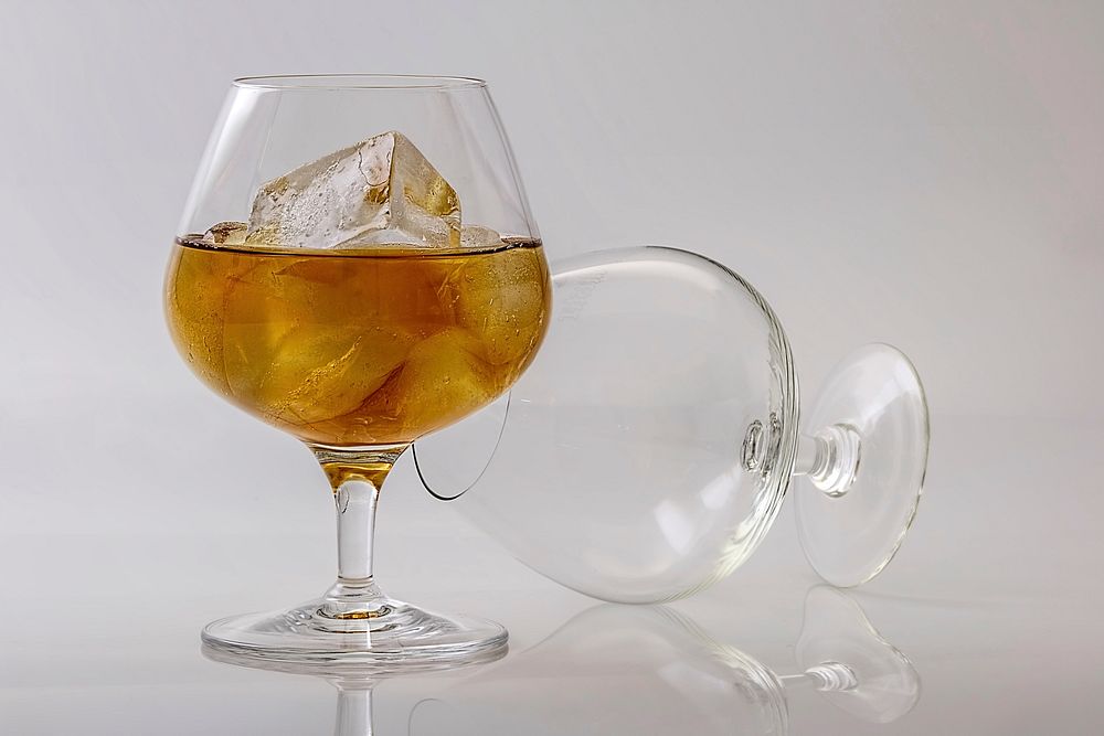 Free brandy glass image, public domain beverage CC0 photo.