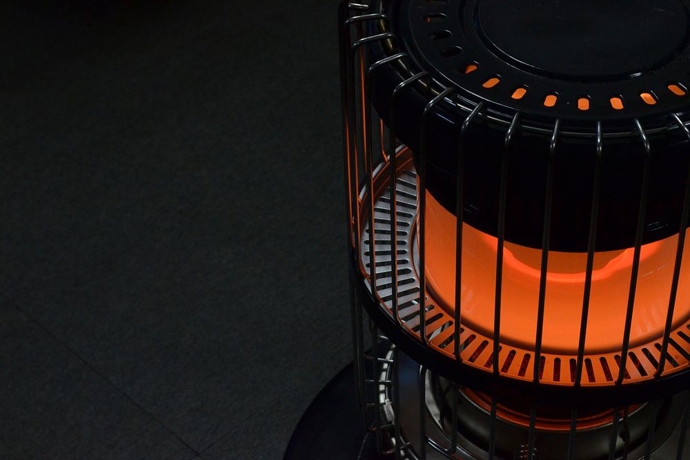 Free kerosene heater image, public domain warmth CC0 photo.