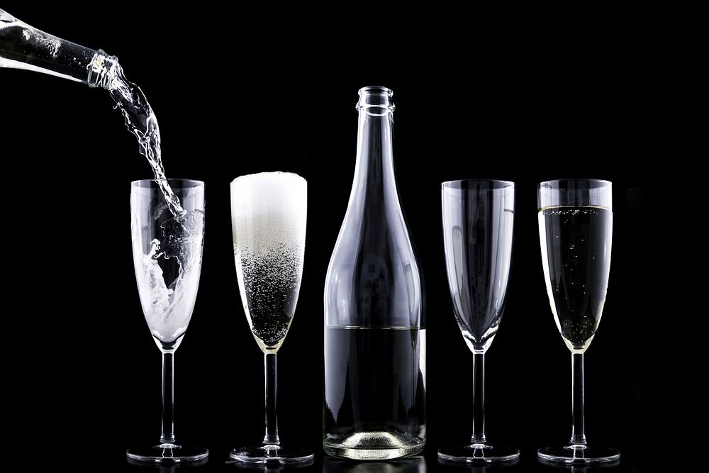 Free champagne sparkling wine image, public domain celebration and alcoholic drinks CC0 photo.