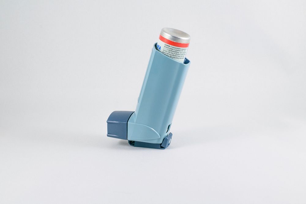Free Asthma Inhaler image, public domain device CC0 photo.