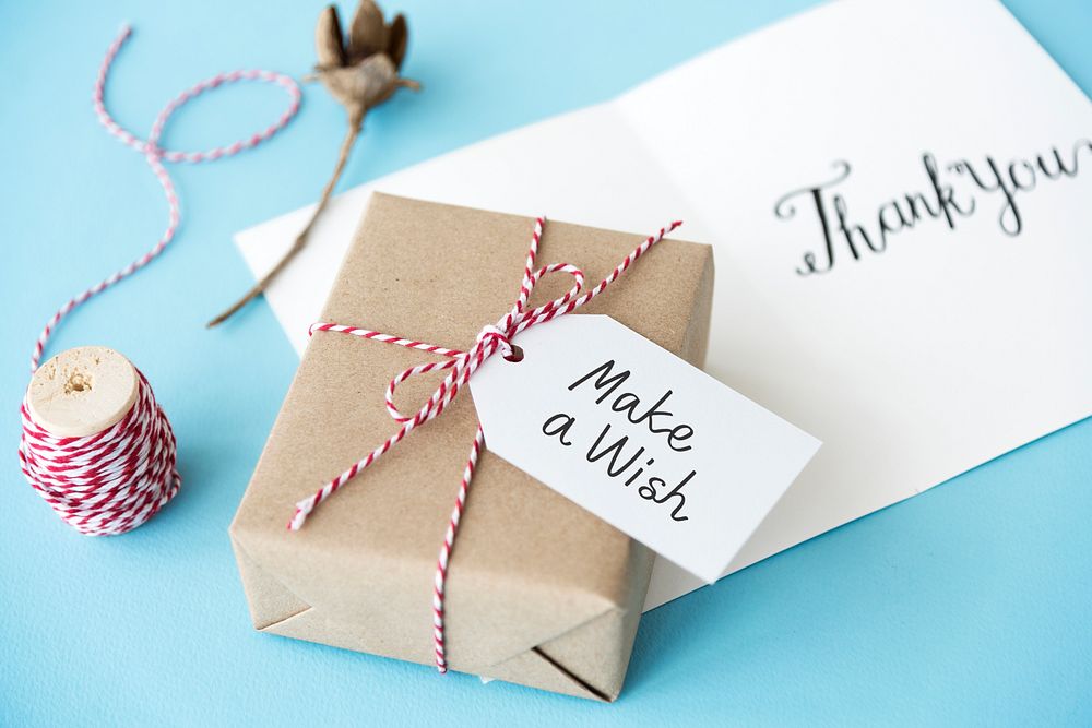 Make a Wish tag on a gift box