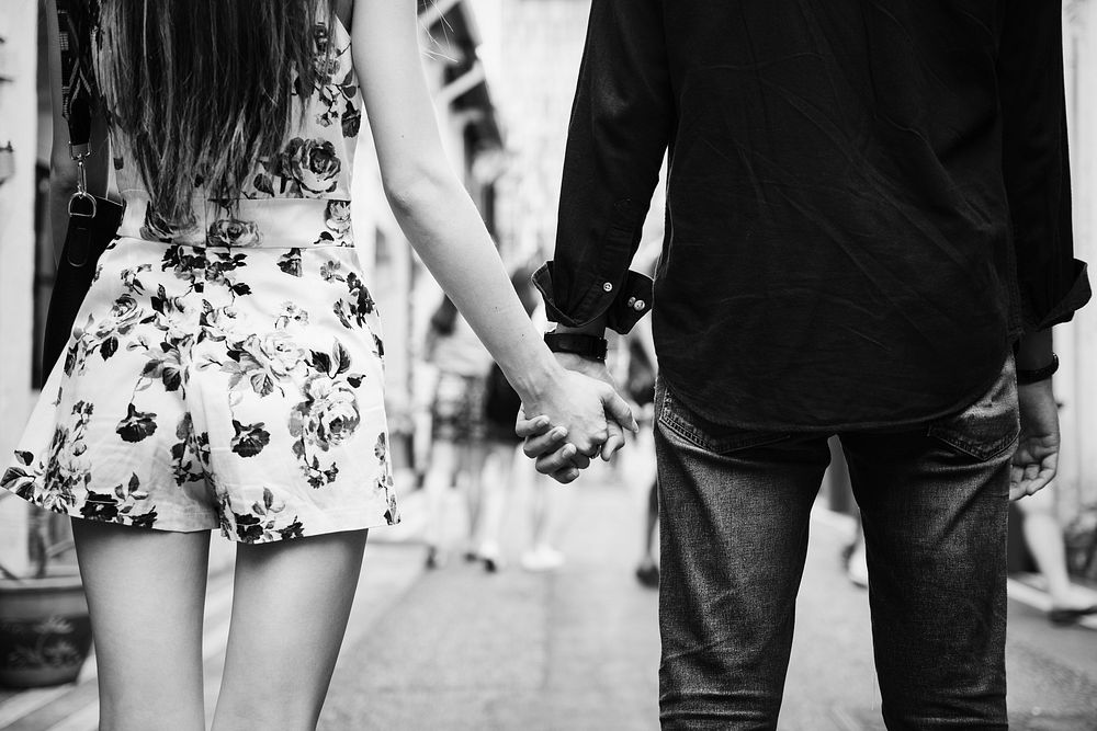 Asian couple walking on the street | Free Photo - rawpixel