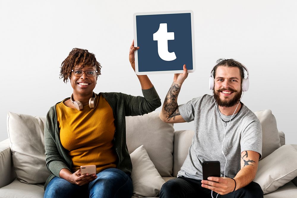 Couple showing a Tumblr icon