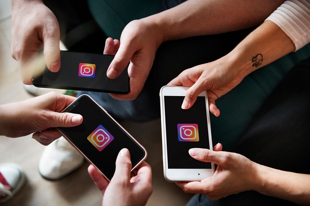 Instagram logo on mobile phones. BANGKOK, THAILAND, 1 NOV 2018.