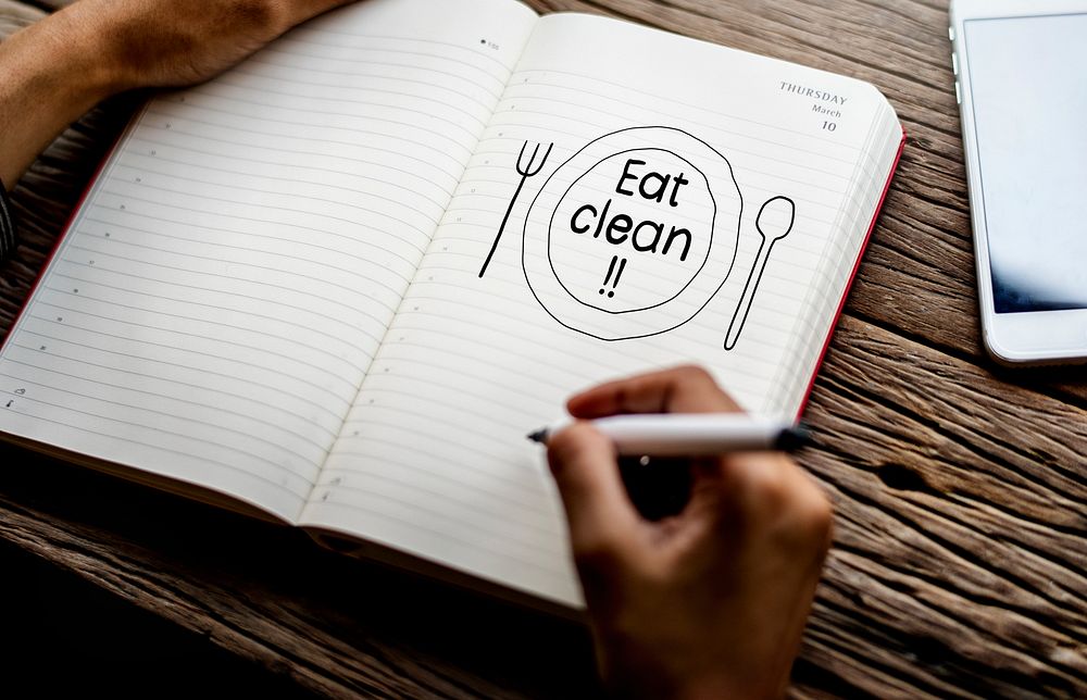 Phrase Eat clean on a notebook