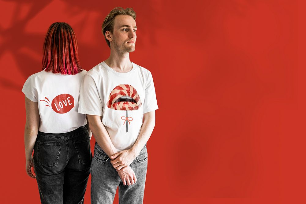 Valentine&rsquo;s day apparel couple t-shirts lips theme