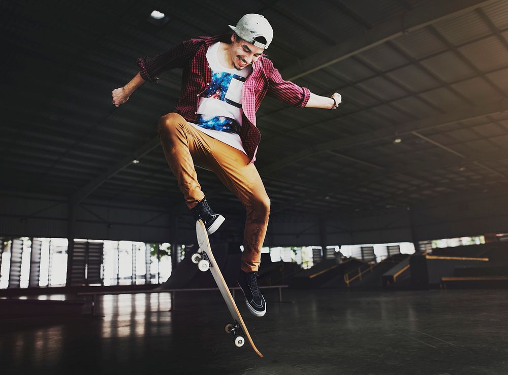Young man enjoying skateboard