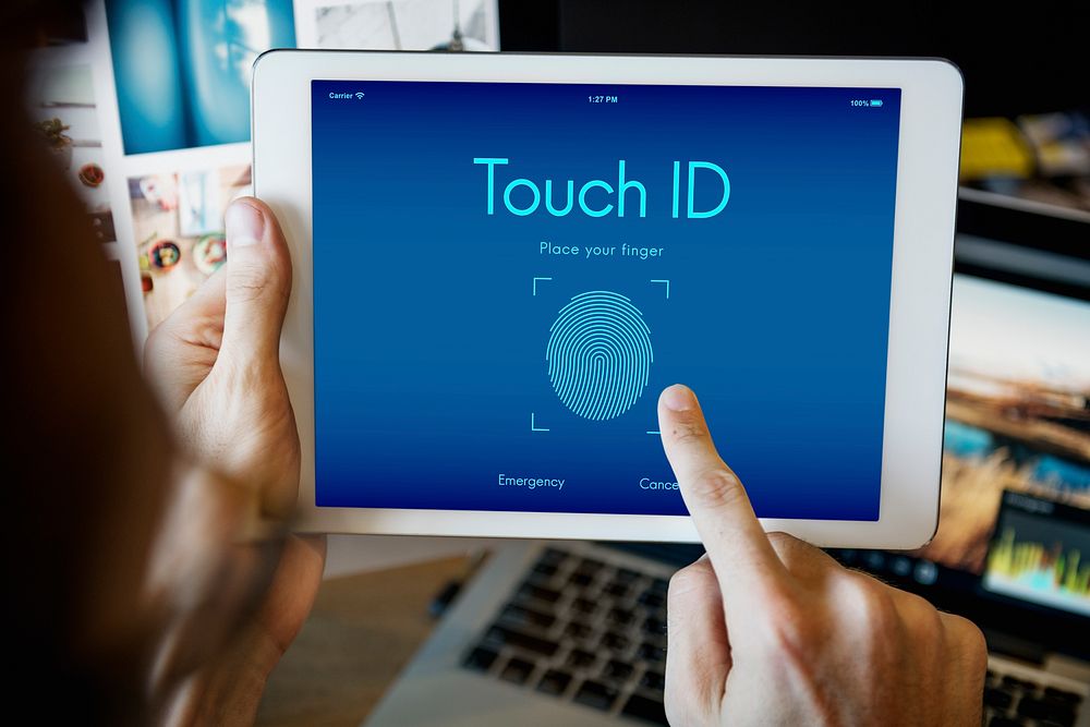 Touchscreen Lock Finger Scanner Concept