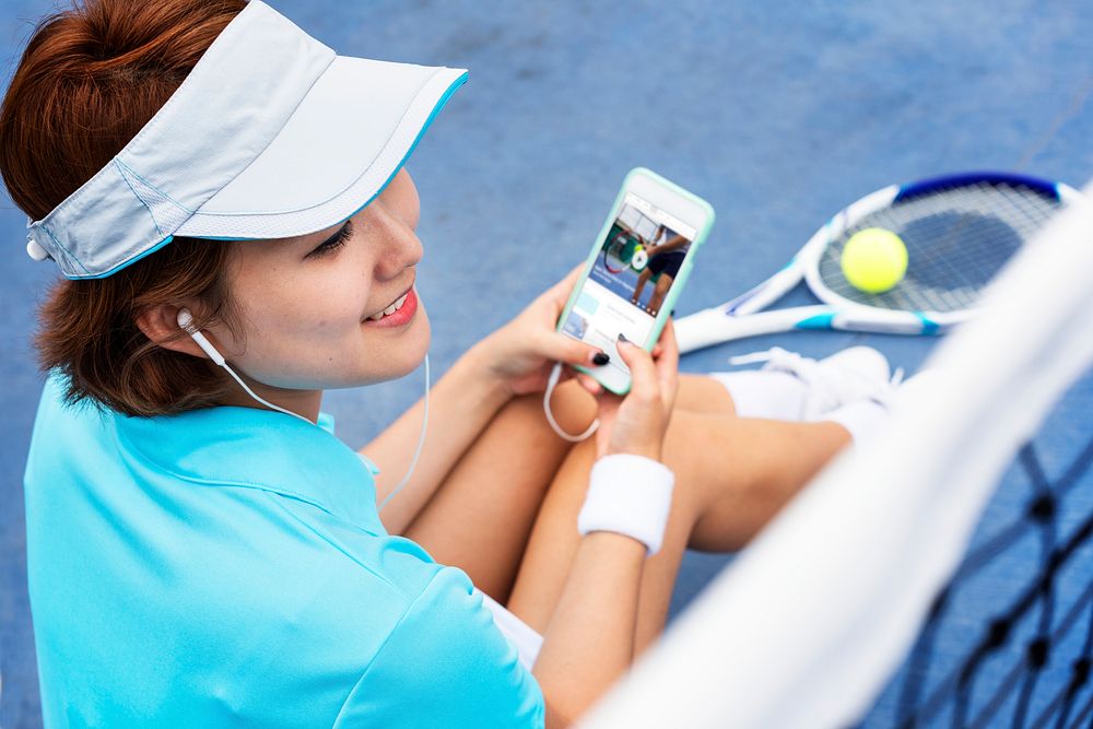 Tennis player listening to music