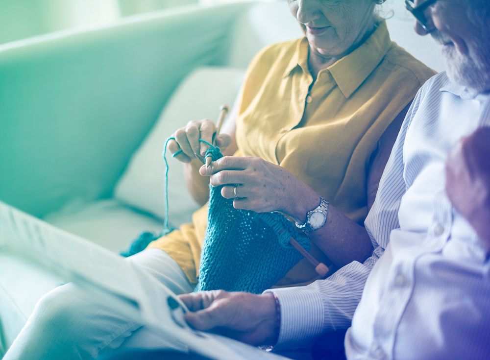 Photo Gradient Style with Senior Couple Read Newspaper Crochet
