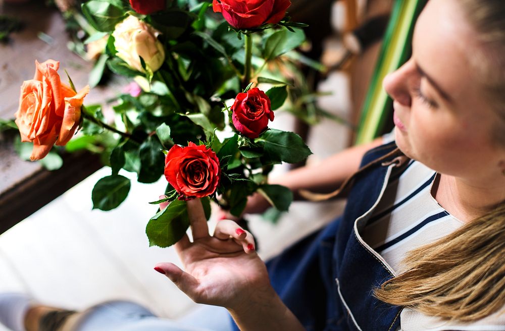 Florist with a rose bouquet