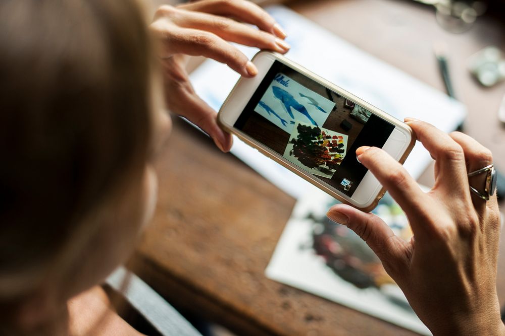 Hands holding mobile phone taking | Premium Photo - rawpixel