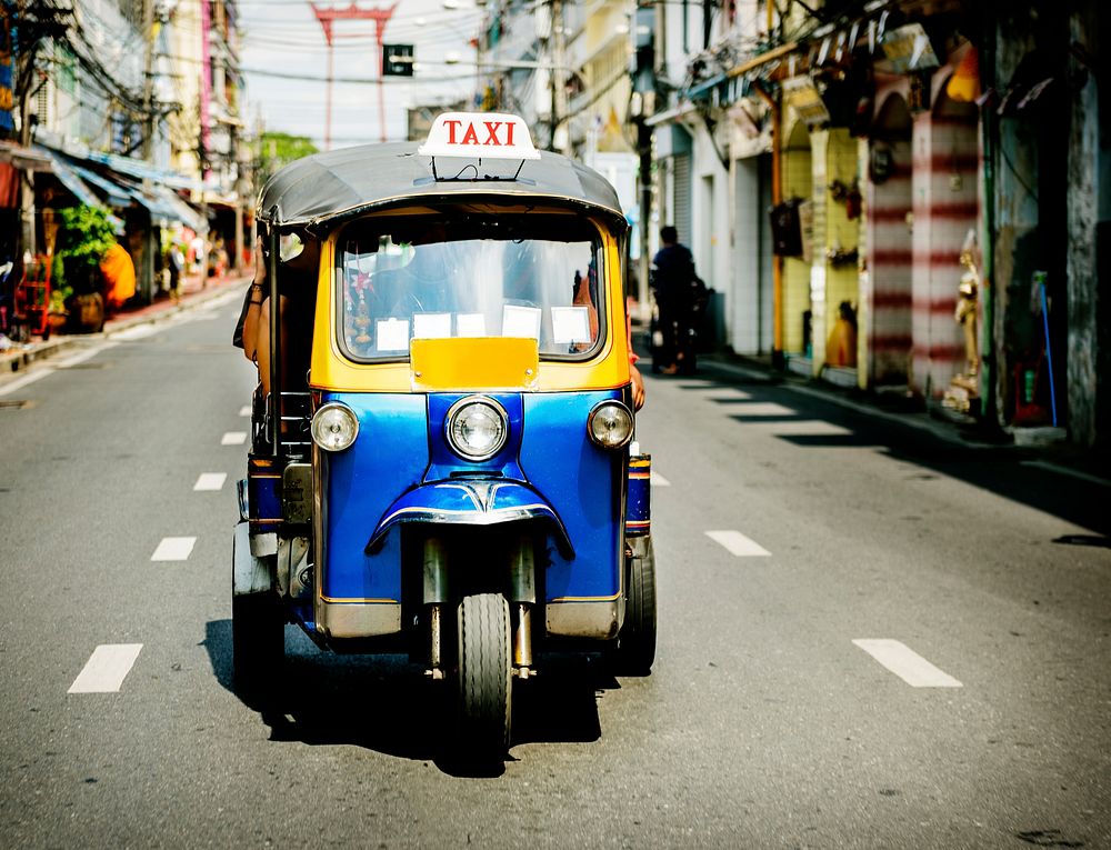 Tuk Tuk: Thai traditional taxi