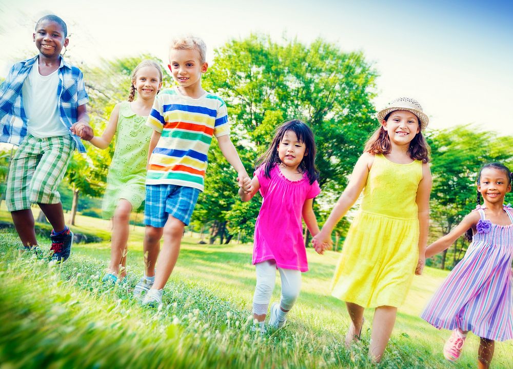 Children Park Friends Friendness Happiness | Premium Photo - rawpixel