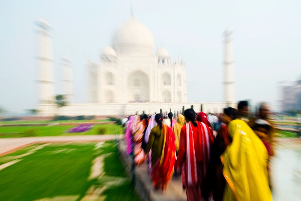 People walking to the Taj Mahal