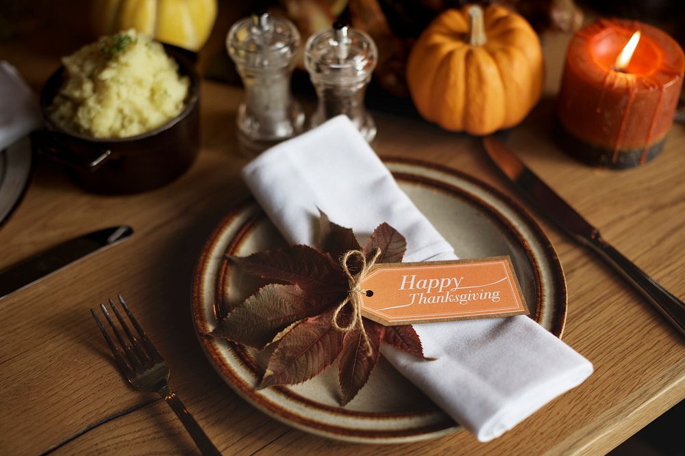 Maple Leaf Thanksgiving Table Setting Concept