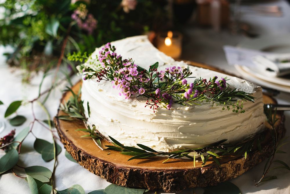 Closeup of floral wedding cake design