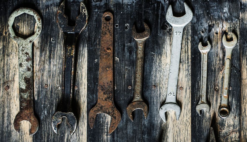 Used and rustic carpentry tools