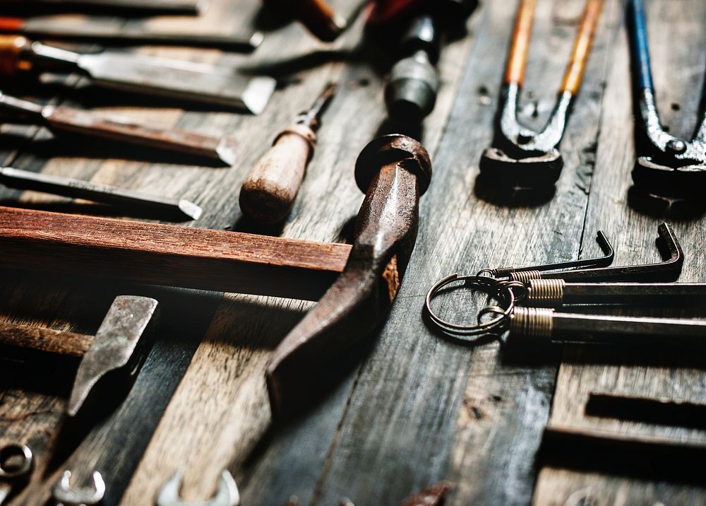 Used and rustic carpentry tools