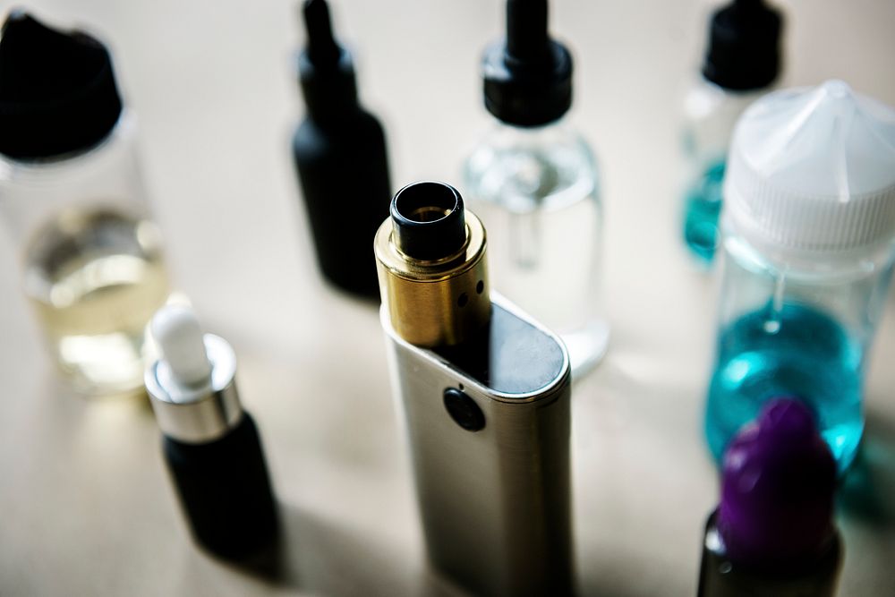 Different vapes and oils